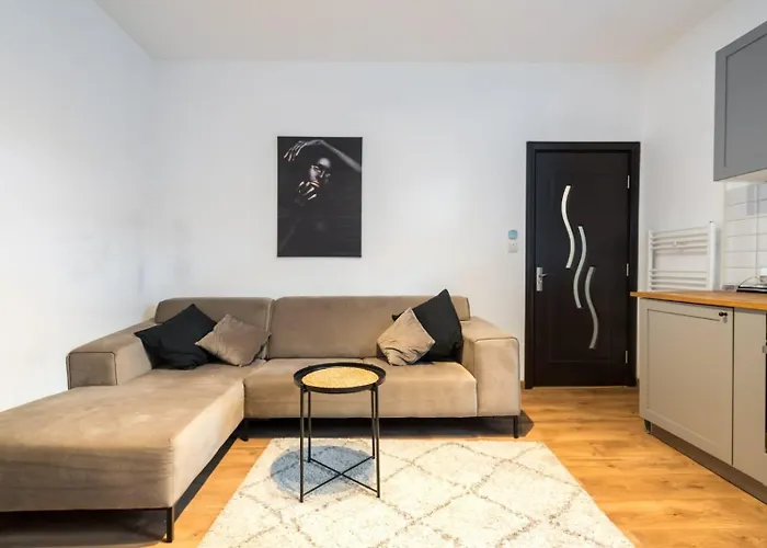 Avner 3* Bucureşti