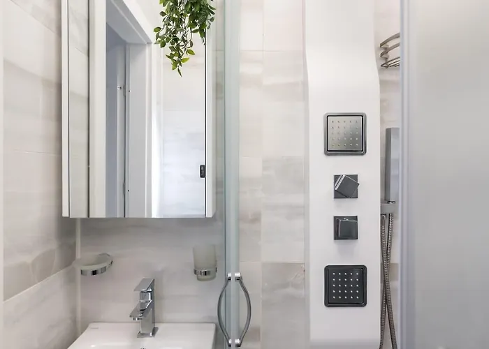 Avner 4* ブカレスト