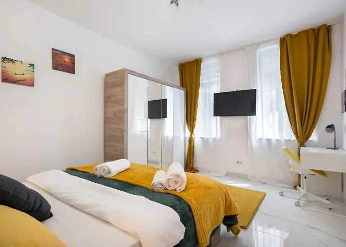 Avner 3* Бухарест